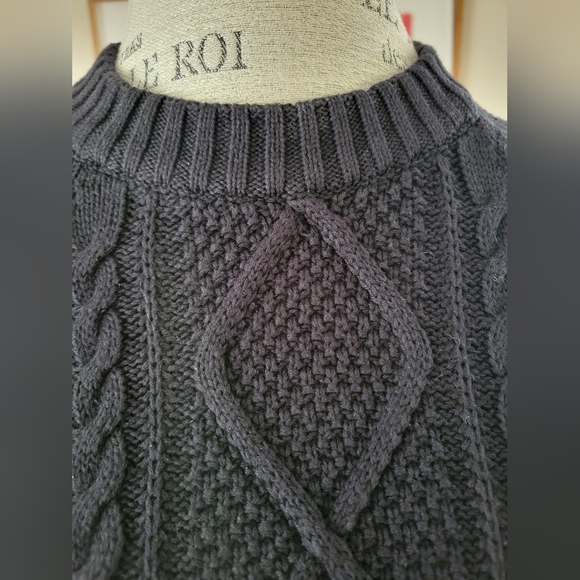 Cable knit sweater - Picture 4 of 6